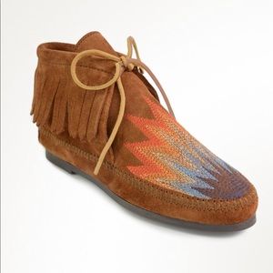 Minnetonka moccasins size 7.5 NWT and Box.